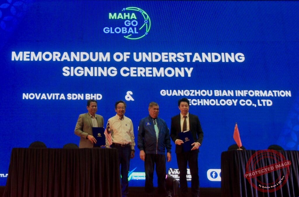 Ministers witnessing the international halal compliance partnership between Novavita and overseas delegates at MAHA 2026